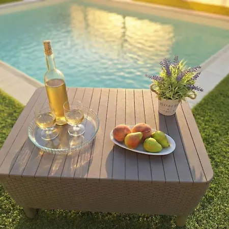Sutt'e Riu By Interhome Lejlighed